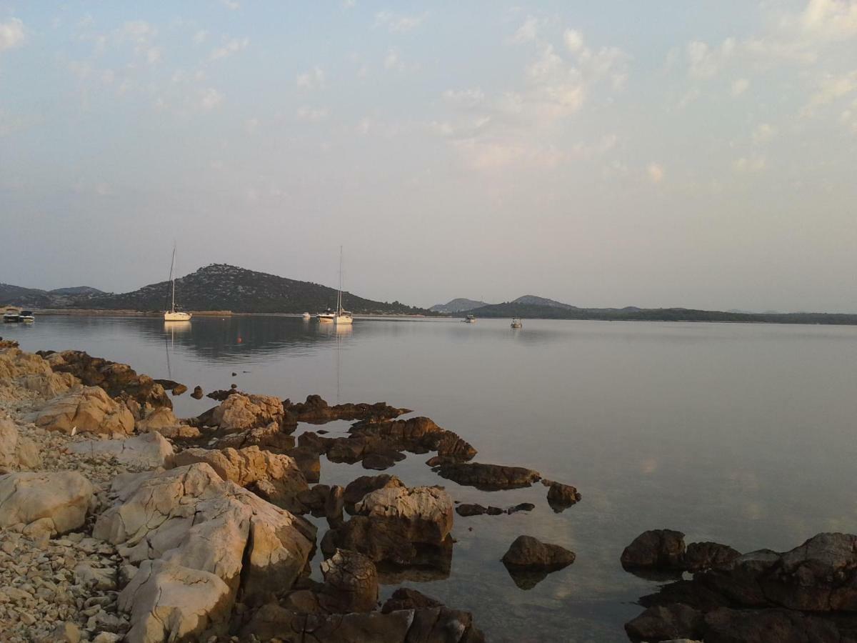 Fisherman'S House Mladen 穆泰尔岛 外观 照片